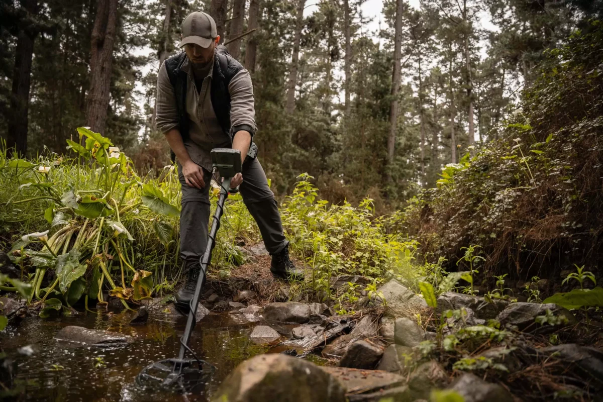 xtv_detect-water_male_forest